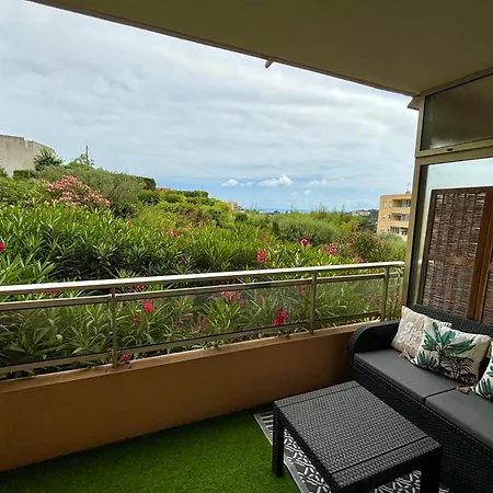 Escape To 3 Sea View 아파트 르까네