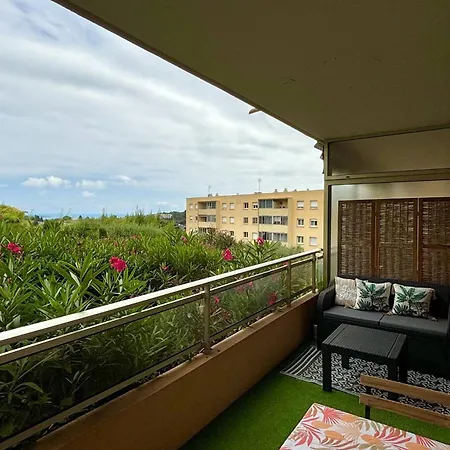 Escape To 3 Sea View